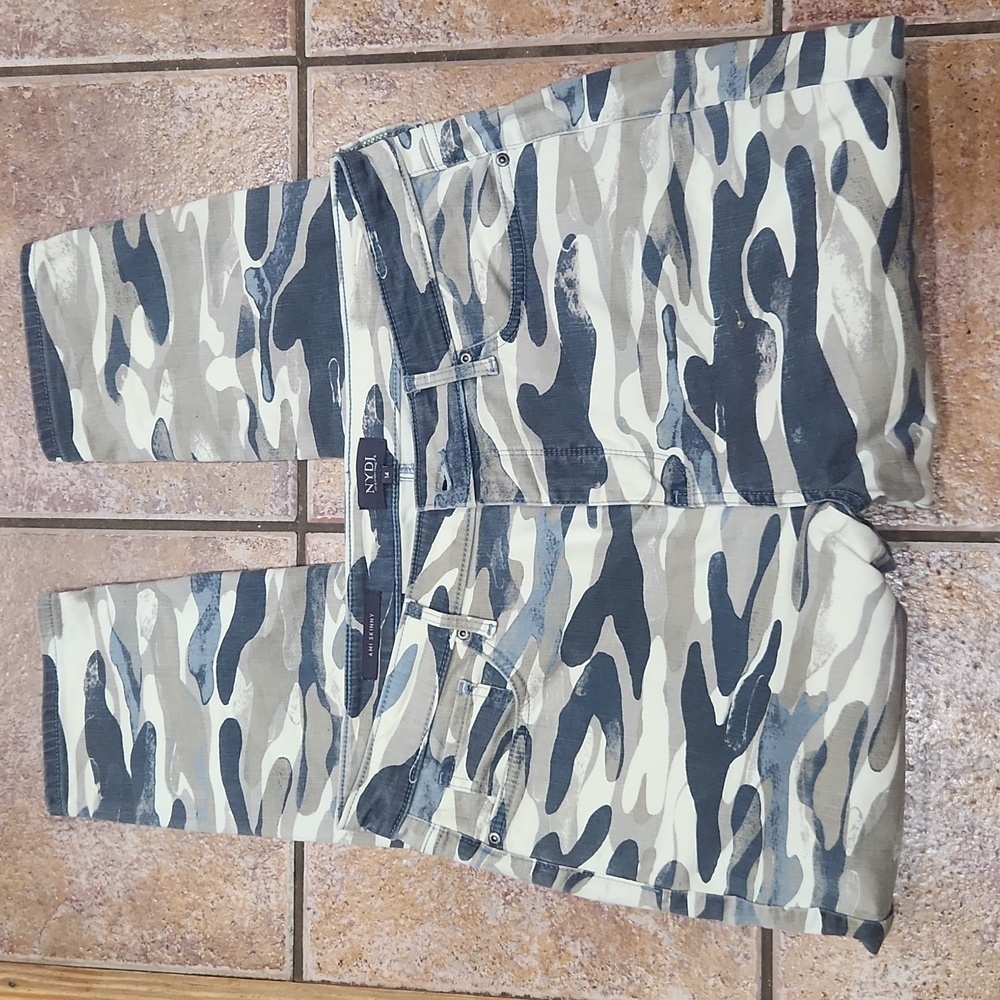 NYDJ Ami skinny women's size 14 camo EUC